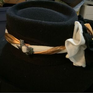 Camelia Calidad Mexico Black Wool Womens Hat Silver Braided Band Fabric Flower
